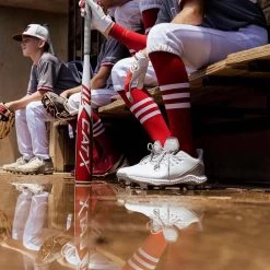 Marucci CATX JBB (-10) USSSA Baseball Bat: MJBBCX -Baseball Equipment Shop Marucci CATX 10 USSSA Baseball Bat MSBCX10 Lifestyle 3 a794fe45 c939 4223 a7c0 535fb34342ad